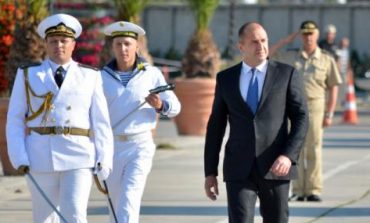 "Ала румънски" протести ПОД ИНДИГО в България ще има. Президентът звучеше превратаджийски във Варна. Прави услуга на Б.Б.