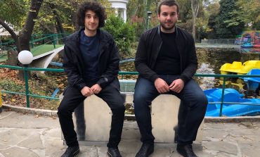 Студенти от ТУ – Варна монтираха „умна пейка” в Морската градина