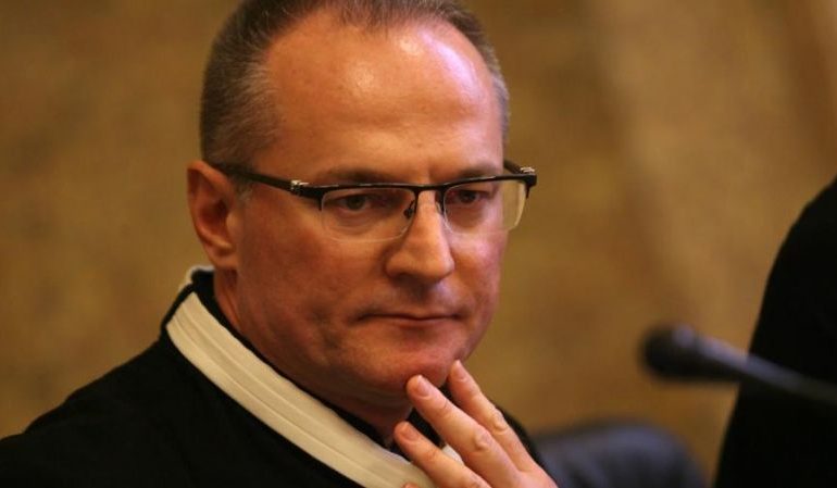 Лозан Панов бута КТБ в ръцете на Цветан Василев с тълкувателно дело