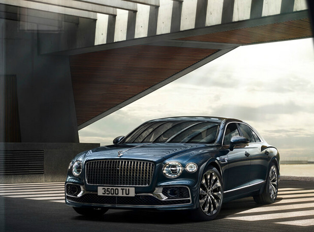 “Летящата шпора” на Bentley – най-бързият седан на света