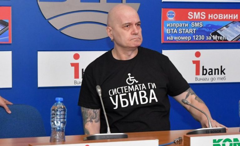 Слави за кадрите с полицейско насилие: Изроди срещу децата, които си искат държавата