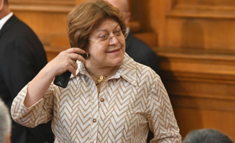 Татяна Дончева: Ходила съм още при десет от тях, твърди тя