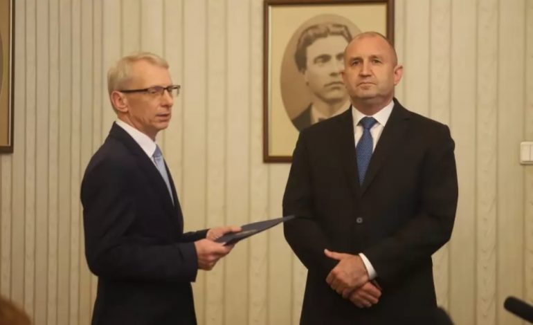 Десните ще редуцират Радев до церемониалмайстор