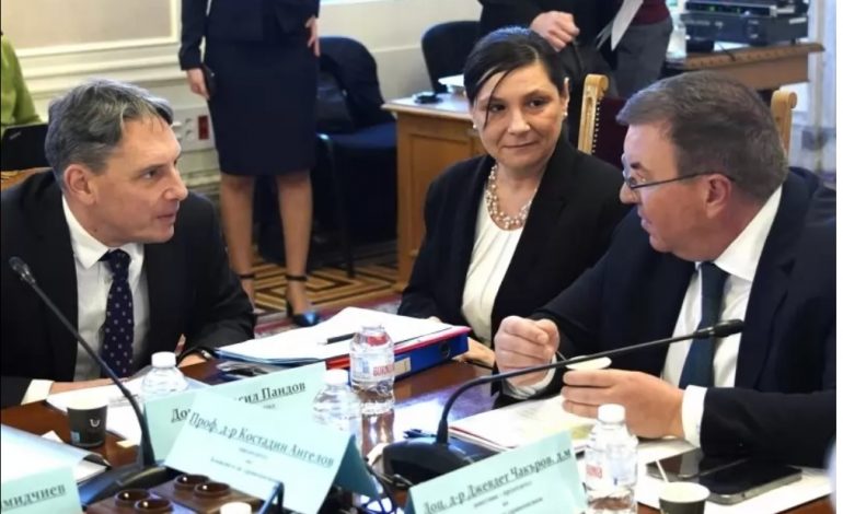 Ще правим неприкосновен запас от ключови лекарства