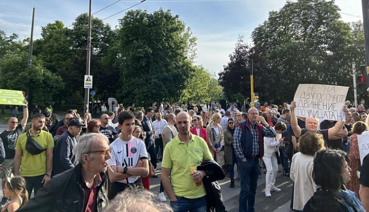 МАСОВ ПРОТЕСТ: Софиянци скочиха срещу Васил Терзиев и Борис Бонев