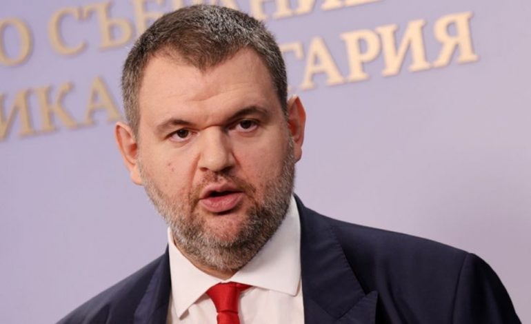 Пеевски за заговора срещу Назарян: Имало е тайна среща в офис на Хр. Иванов, возили са ги като зелки
