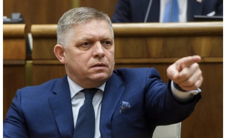 Фицо заплаши да спре тока за Украйна и социалните помощи за украинските бежанци