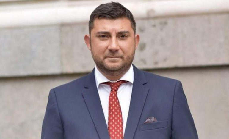 Свидетели сме на класическо поведение на ППДБ – крачка напред, крачка назад, пирует, врътка и в изходна позиция