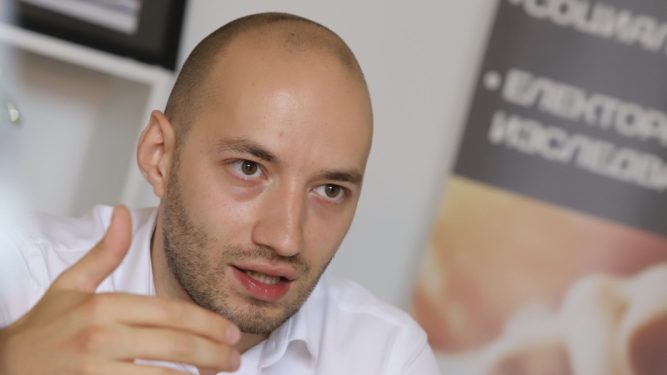 Димитър Ганев: Румен Радев загрява на тъчлинията за избори – всички партии трябва да са притеснени