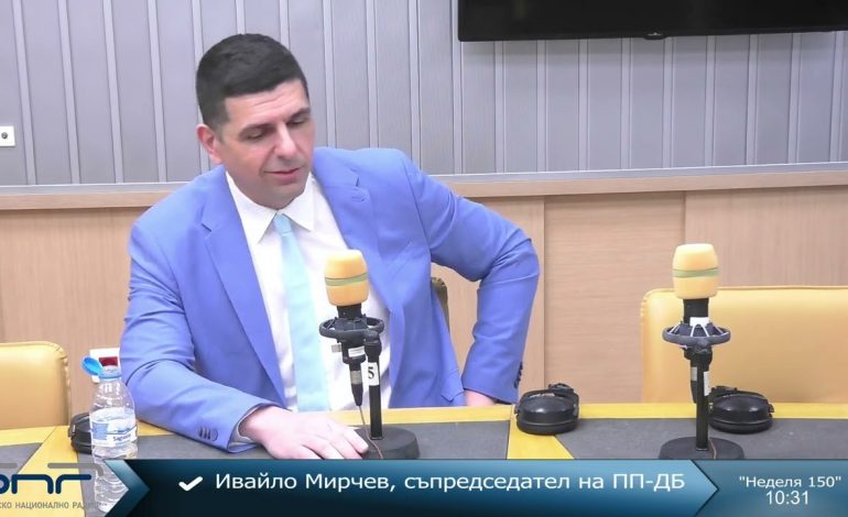 Ивайло Мирчев: Пеевски управлява ГЕРБ с фейсбук статуси (видео)