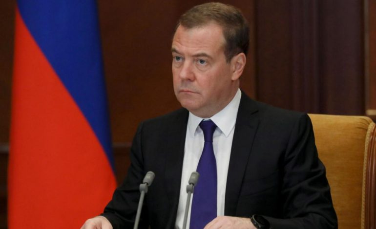 Медведев: Начело на Европа стоят идиоти. Америка е основният ни съперник
