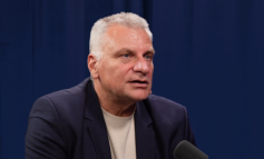 Петър Курумбашев при Явор Дачков: Радев и Йотова играят тънка ръченица. Чакат да се превърти палачинката в Европа