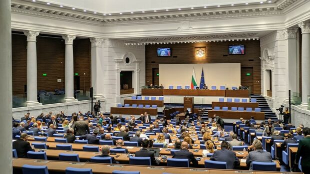 Народното събрание се събира на извънредно заседание