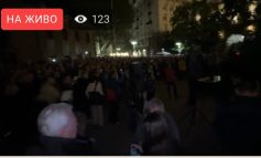 Протест срещу Радев и Йотова повтаря: Вие сте национални предатели!